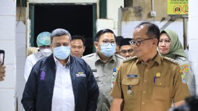 Pj. Wali Kota Bekasi, Gani Muhamad bersama Kepala Badan Penyelenggara Jaminan Produk Halal (BPJPH), Haikal Hasan mengunjungi Rumah Pemotongan Hewan (RPH) di Harapan Baru, Bekasi Utara. Foto: Ist