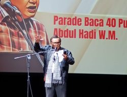 Penyair Pulo Lasman Simanjuntak Ikut Membaca Puisi dalam Puncak Perayaan HPI ke-12 di Taman Ismail Marzuki