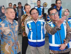 Menhub Dudy Purwagandhi Pantau Situasi Lalu Lintas Libur Natal 2024 di Jasa Marga Tollroad Command Center
