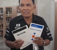 Puisi Dwi Bahasa Pilihan Terbaik Karya Pulo Lasman Simanjuntak Menutup Tahun 2024