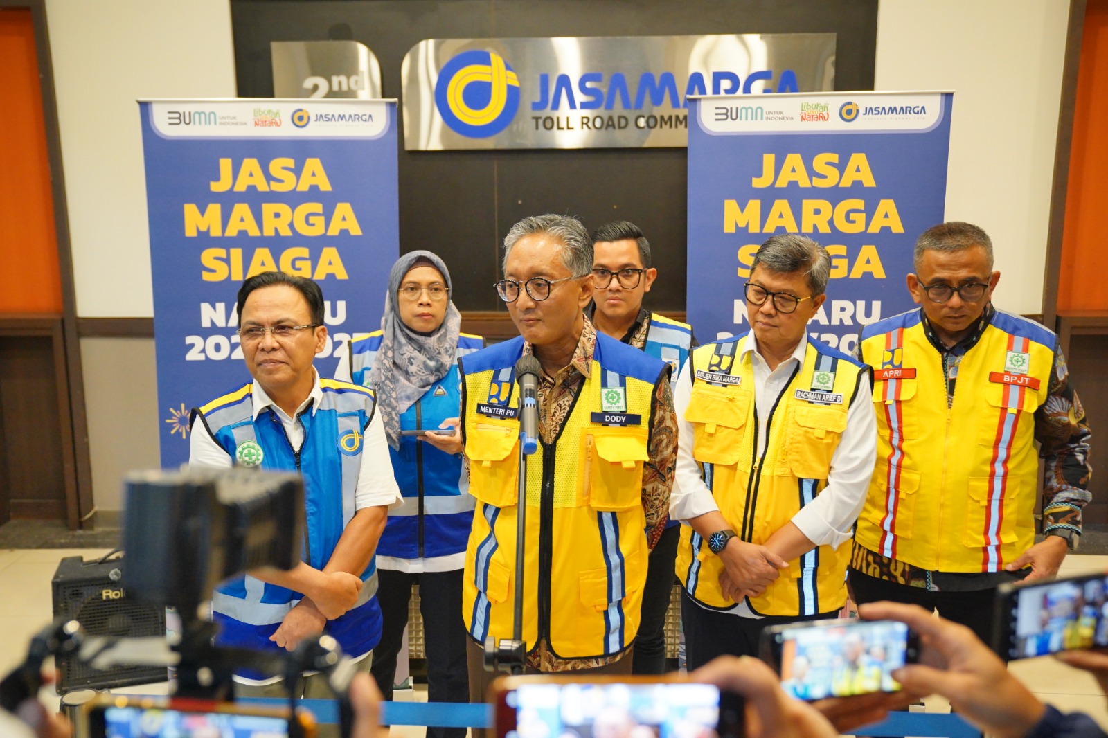 Menteri Pekerjaan Umum (PU) Dody Hanggodo meninjau langsung Jasa Marga Tollroad Command Center (JMTC) di Bekasi.