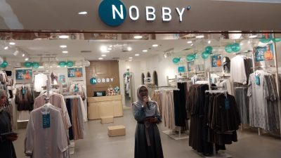 Founder Nobby, Unilahwati Saat Melakukan Sambutan Grand Opening Nobby Metropolitan Mall Bekasi. Foto: Yessiana/Gobekasi