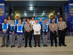 Menhub dan Kakorlantas Polri Kunjungi Pos Pantau Cikampek Utama