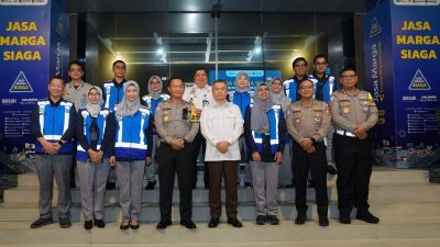 Kunjungan Menhub dan Kakorlantas dalam meninjau situasi lalin libur Nataru 2024/2025