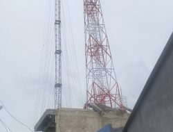 Petugas Gabungan Lanjutkan Pembongkaran Tower Provider di Bekasi Pasca Ambruknya Coran Penyangga