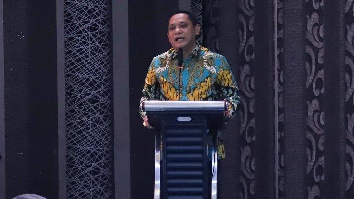 Wakil Bupati Bekasi terpilih, Asep Surya Atmaja menghadiri rapat pleno terbuka penetapan pasangan calon Bupati dan Wakil Bupati terpilih oleh KPU Kabupaten Bekasi, Kamis (9/1/2025).