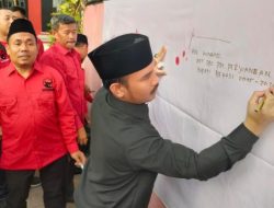Kader Banteng di Bekasi Solid Dukung Megawati, Cap Darah Jadi Buktinya!