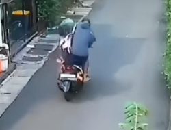 Viral, Sepeda Motor Pengemudi Ojol Terbakar Saat Antar Penumpang di Bekasi