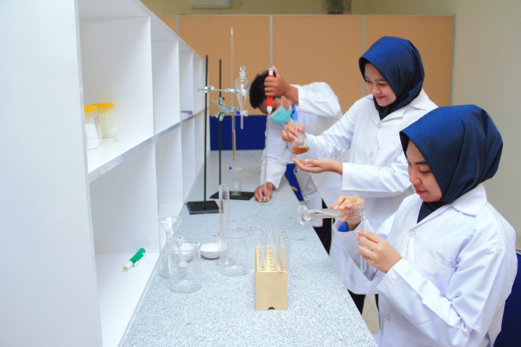 Ilustrasi apoteker farmasi