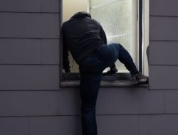 Pencuri Datangi Toko Bangunan Harapan Indah, Modus Jadi Konsumen