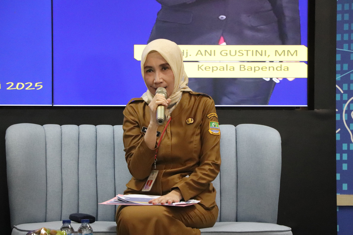 Kepala Bapenda Kabupaten Bekasi Ani Gustini