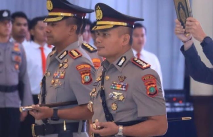 Kombes Pol Mustofa menggantikan Kombes Pol Twedi Aditya Bennyahdi sebagai Kapolres Metro Bekasi
