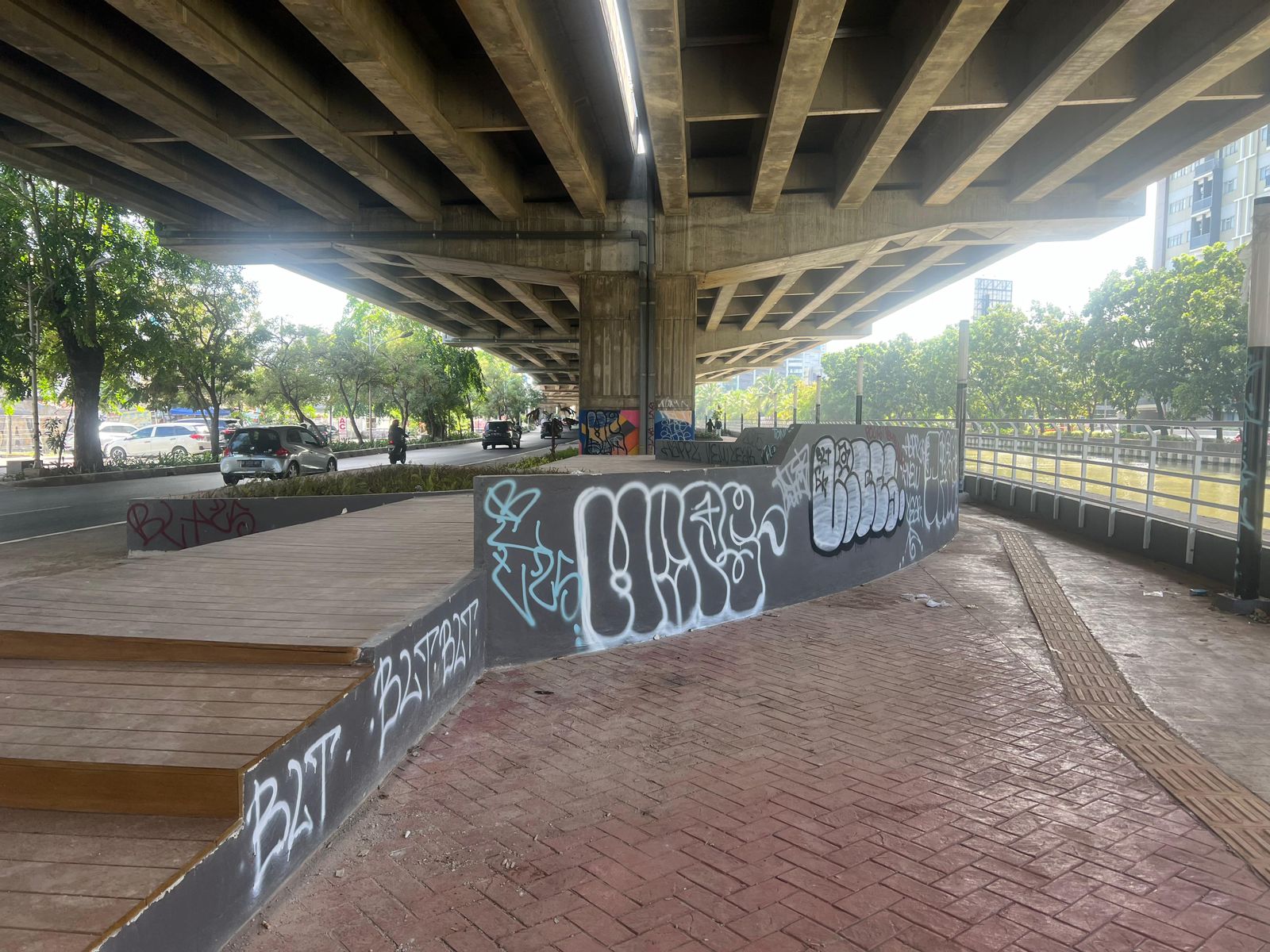 Aksi Vandalisme di Taman Kalimalang Jalan KH.Noer Ali, Kota Bekasi.