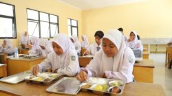 Kabupaten Bekasi - Program Makan Bergizi Gratis Siswa SMAN 1 Pebayuran Kabupaten Bekasi