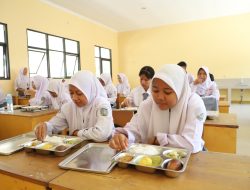 Program Makan Bergizi Gratis di Bekasi Masih Tanpa Susu