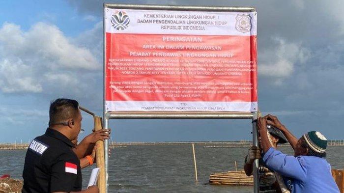 KLH menyegel area rekalmasi pagar laut Bekasi, Foto: Kompas.com