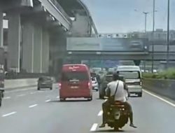 Viral Pemotor Bonceng Tiga Masuk Tol Jakarta-Cikampek Melaju ZigZag