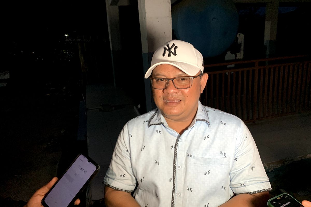 Kepala Desa Segara Jaya, Kabupaten Bekasi, Abdul Rosid(ACHMAD NASRUDIN YAHYA/KOMPAS.com)