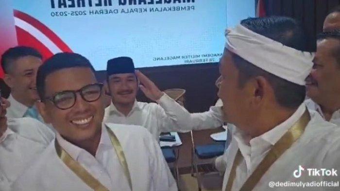 Tangkapan layar video TikTok Gubernur Jabar Dedi Mulyadi menampakan Bupati Bekasi Ade Kuswara Kunang.