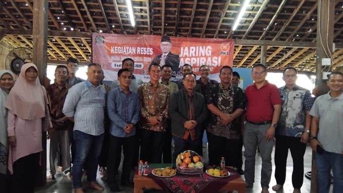 Reses Ketau DPRD Kota Bekasi Sardi Effendi di Kelurahan Teluk Pucung, Bekasi Utara, diwarnai dengan keluhan pungli oknum Dishub.