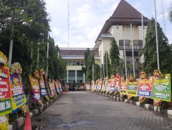 Banjir Karangan Bunga, Masyarakat Kabupaten Bekasi Sambut Pemimpin Baru