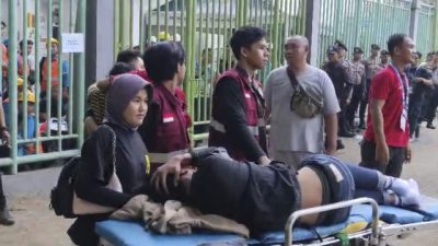 Suporter dipukuli usai laga Persija vs Persib di Bekasi