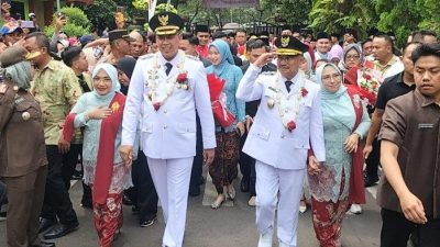 Wali Kota Bekasi Tri Adhianto dan Wakil Wali Kota Bekasi Harris Bobihoe disambut hangat masyarakat usai dilantik oleh Presiden Prabowo Subianto, Kamis (20/2/2025).