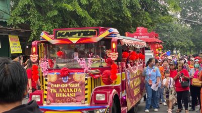 Arak - arakan Cap Go Meh 2025 di Jalan Raya Perjuangan, Kota Bekasi. Foto: Gobekasi.id