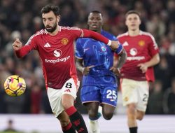 Menilik Tinjauan VAR, Bedah Penalti Everton vs Man United yang Batal