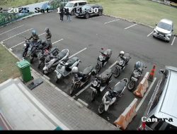 Sepeda Motor Warga Bekasi Raib di Parkiran K3Mart, Terekam CCTV