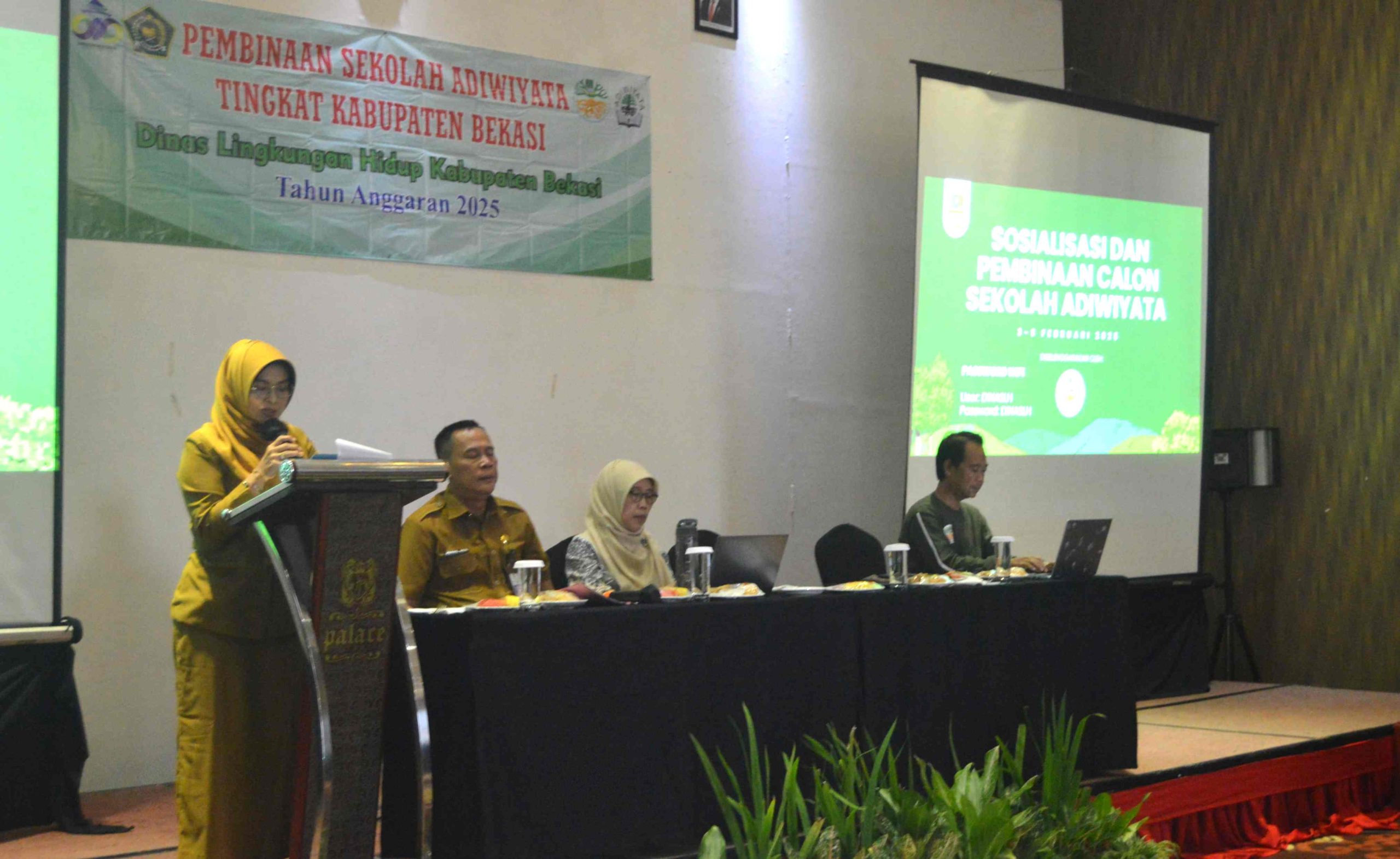 inas Lingkungan Hidup Kabupaten Bekasi melaksanakan kegiatan sosialisasi dan pembinaan calon sekolah Adiwiyata di Hotel Java Palace, Desa Mekarmukti, Kecamatan Cikarang Utara, yang berlangsung tiga hari pada 5-8 Februari 2025. Foto : Dok. DLH Kabupaten Bekasi.