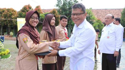 Pj Sekretaris Daerah Kabupaten Bekasi Jaoharul Alam menghadiri Kegiatan Beragam, Bergizi, Seimbang, Aman (B2SA) Goes To School Tahun 2025, bertempat di SMAN 2 Cikarang Pusat, Rabu (05/02/2025).