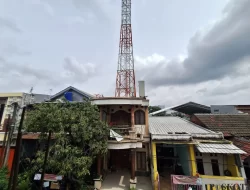 Dicueki Pemkot Bekasi, Warga Ancam Bongkar Sendiri Tower di Perumahan Telaga Elok