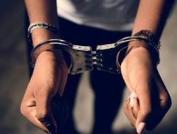 Polisi Tangkap Kurir Penggelap Barang Senilai Rp 350 Juta di Bekasi