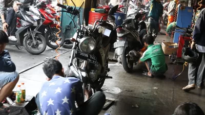 Bengkel Motor