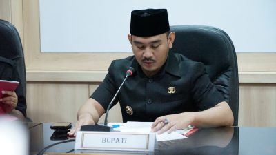 Bupati Bekasi Ade Kuswara Kunang