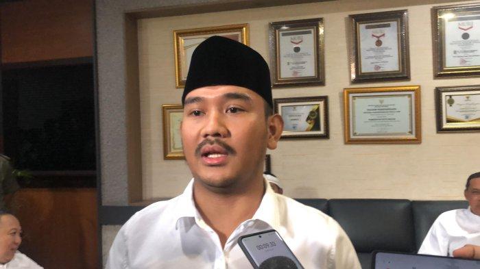 Bupati Bekasi, Ade Kuswara Kunang