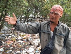 Nelayan Muaragembong Terjepit di Tengah Kemajuan: Laut Tercemar, Ekonomi Terpuruk