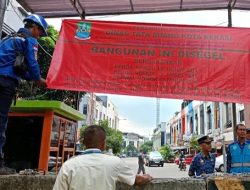 Distaru Kota Bekasi Segel Tiga Gate Parkir Paguyuban Ruko Sentra Niaga Kalimalang