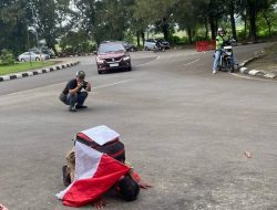 Mengabdi 21 Tahun Sebagai Guru Honorer di Bekasi, Karsin Penuhi Nazar dengan Jalan Kaki 35 KM Usai Lulus PPPK