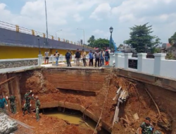Pemkot Bekasi Percepat Perbaikan Jembatan Kemang Pratama yang Amblas