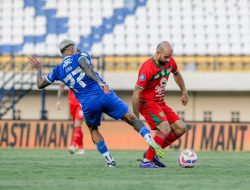 Persebaya Bungkam Persib Bandung 4-1 di Liga 1 2024/2025