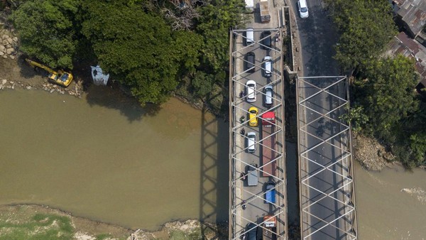 Progres normalisasi Kali Bekasi