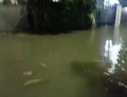 Banjir Kepung Kompleks Belakang Stadion Patriot, Warga Minta Pemkot Segera Aktifkan Pompa