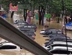 Banjir Kepung 7 Kecamatan Kota Bekasi