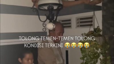 Warga Perumahan Pondok Gede Permai (PGP) Kota Bekasi saat bertahan dari kepungan banjir, Selasa (4/3/2025). Foto: Ist