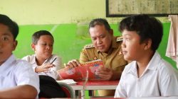 Hari Pertama Sekolah, Wali Kota Bekasi Imbau Pegawai Dampingi Anak