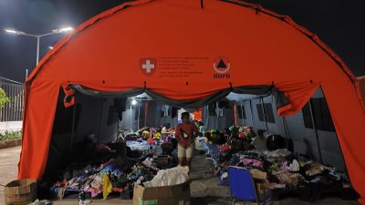 Pengungsian Korban banjir yang disediakan oleh BNPB di Jatiasih. Foto: Ist