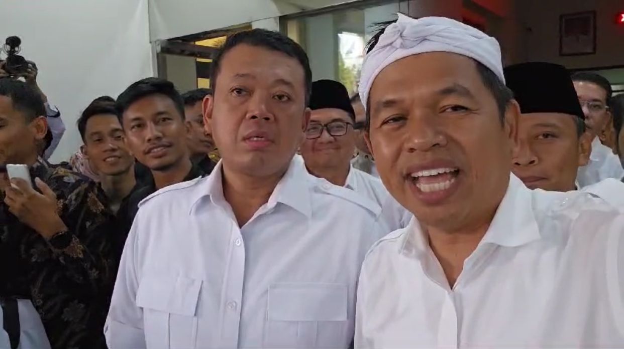 Gubernur Jawa Barat, Dedi Mulyadi bersama Menteri ATR/BPN Nusron Wahid usai membahas sertifikat di Bantaran Kali Cikeas hingga Bekasi. Foto: Tangkapan Layar TikTok Dedi Mulyadi