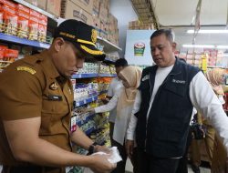 Wali Kota Bekasi Pantau Harga Sembako dan Temukan Produk Kadaluarsa di Pasar Jelang Lebaran